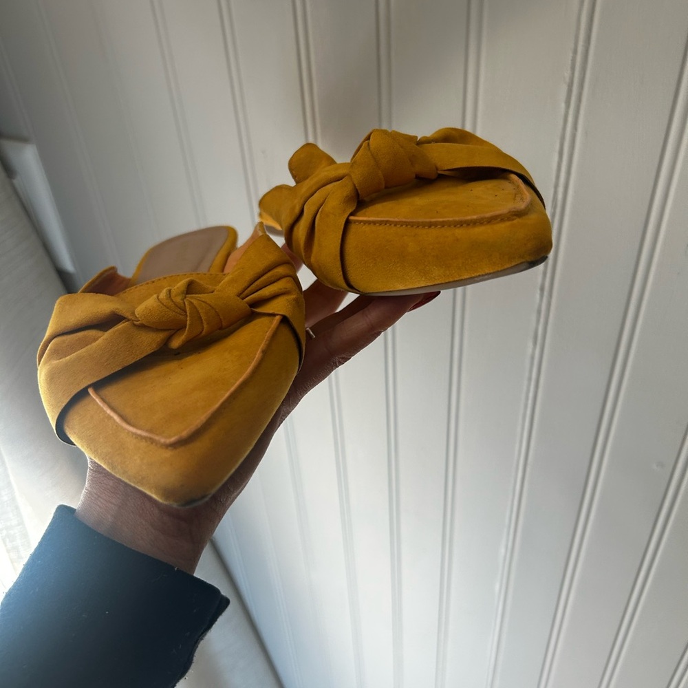 BAMBOO 8 1/2 Women’s Mustard Yellow Slip On Bow Pointed Mules Flats - Picture 5 of 6